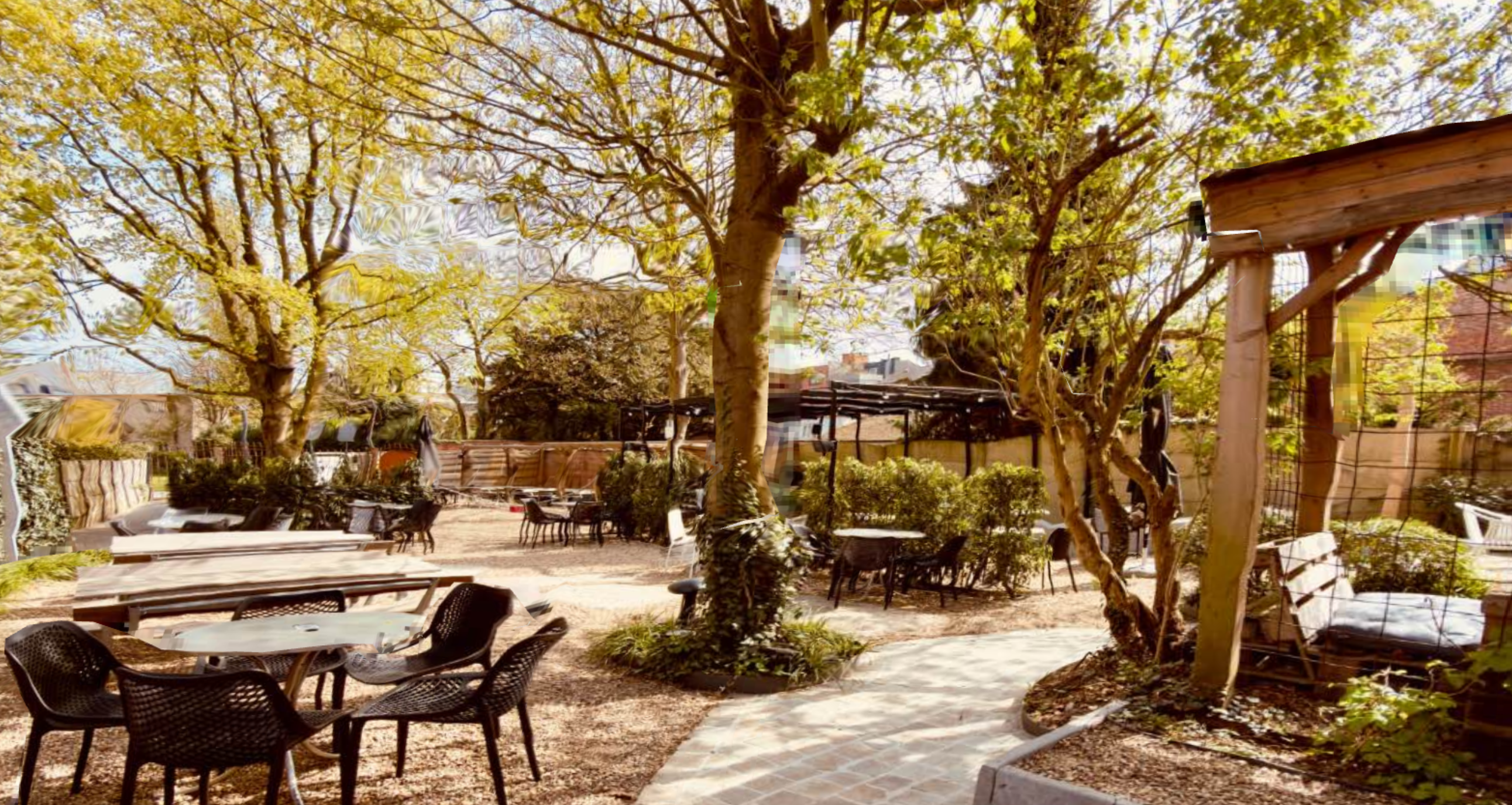 De zonnige tuin van Café De Max