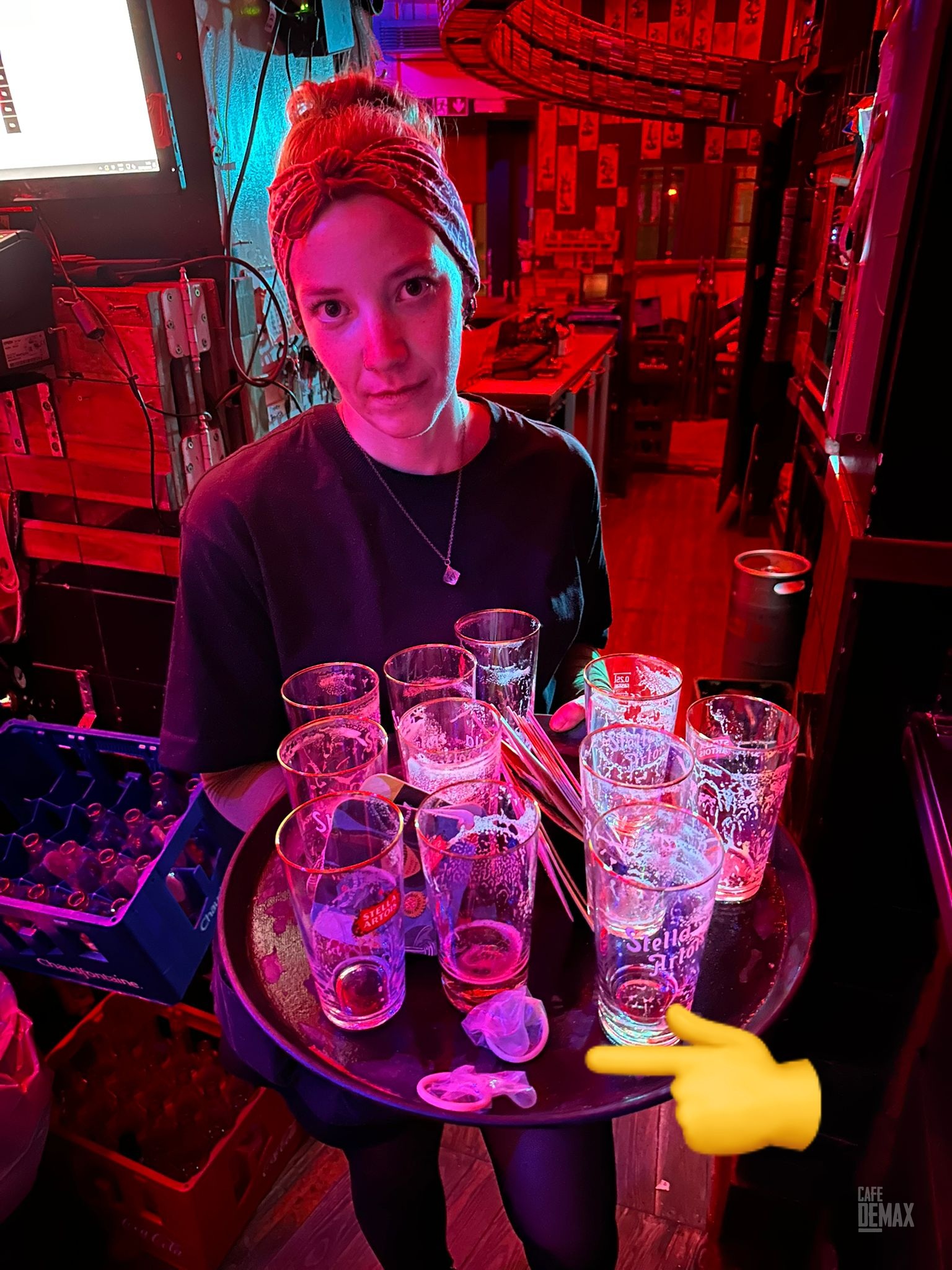 Gasten en vrienden in Café De Max (1)