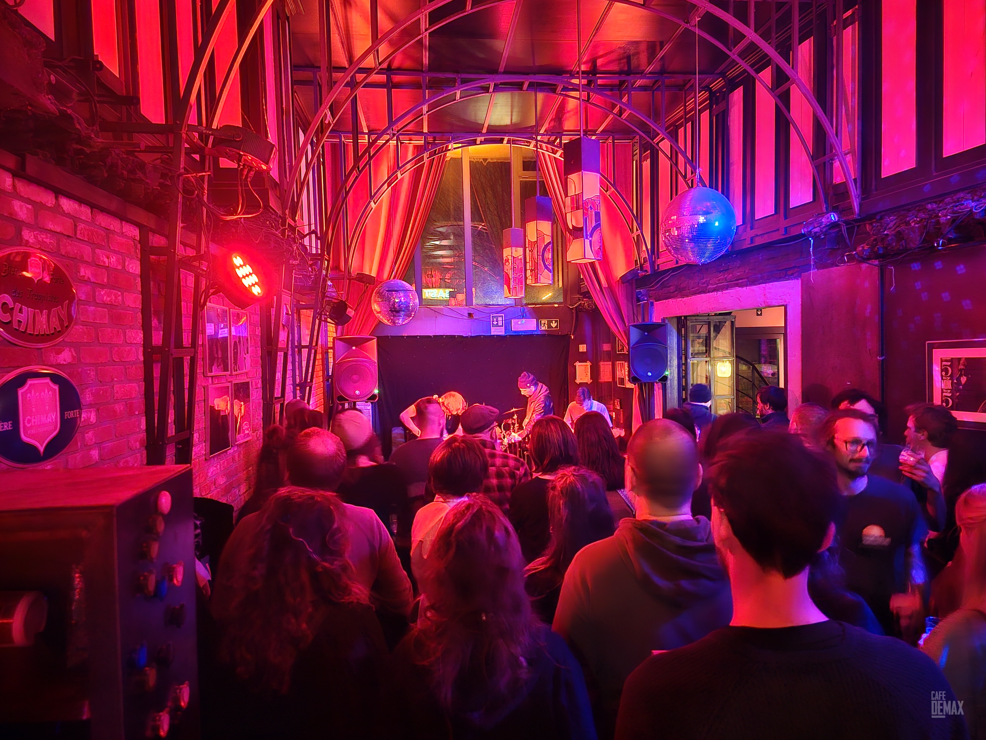 Liveoptreden op het podium van Café De Max (3)